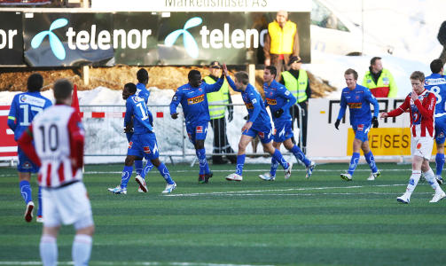 �PNET BRA: Sandefjord fikk en god start da Panajotis Dimitrades sendte vestfoldingene i ledelsen etter 19 minutter.Foto: Digitalsport