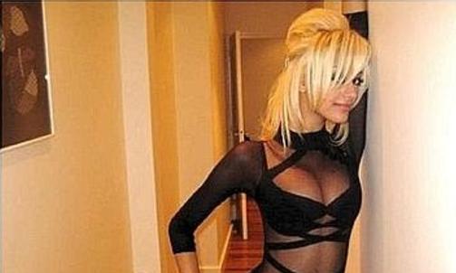 - BLE FL�YET TIL M�NCHEN: D. Zahia har i politiavh�r sagt at hun har bes�kt Franck Ribery i Tyskland.