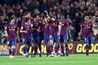 TJENER MEST: Barcelona omsetter for mest i verden, men rangeres bare p� 4. plass over klubbene som har h�yest verdi. Foto: EPA/XAVIER BELTRAL