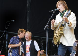 BEUNDRET: Sondre Lerche (t.h.) beundret Gustav Lorenzen og �ystein Dolmen. Foto: Eirik Helland Urke