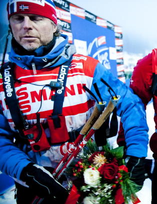 Skinstad har ringt til folk han vil skal s�ke