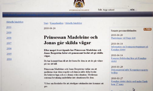 PRESSEMELDINGEN: Her er kunngj�ringen fra det svenske kongehuset. Foto: SCANPIX