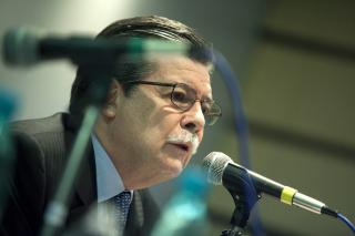 HELT ELLER KUPP-INVOLVERT? Arrang�ren av fredskonferansen som begynner i Oslo i dag avviser alle p�stander om at TV-direkt�r Marcel Granier var involvert i kuppet i Venezuela i 2002 - og vektlegger kun at han og hans TV-stasjon er blitt forfulgt av Chavez-regimet.  Foto: EPA/Sebasti�o Moreira/Scanpix