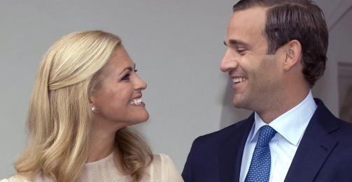 BRUDD: Da prinsesse Madeleine (27) og Jonas Bergstr�m (31) offentliggjorde bruddet var prinsessen p� vei til New York. Kongeparet var i Monaco. Foto:  EPA/FREDRIK SANDBERG/SCANPIX