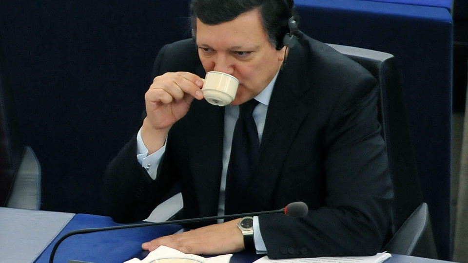  SJEF:  EU-kommisjonens president, portugiseren Jose Manuel Barroso, i en kaffepause p� jobb sist uke. FOTO: AFP/SCANPIX.