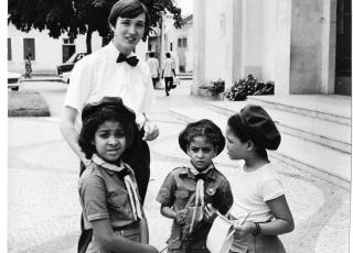 Reporter: Eidsvig vurderte en journalistkarriere og jobbet
blant annet for Morgenbladet. Her fra en reportasjetur i
Angola i 1973.