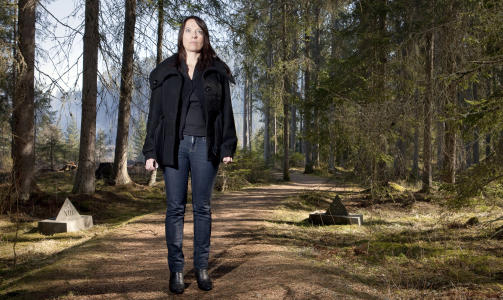 VANSKJ�TTET: - Fjerningen og vanskj�ttelsen av minnesmerkene etter de sovjetiske krigsfangene har bidratt til � fjerne denne delen av historien fra v�r nasjonale hukommelse, sier forsker ved Falstadsenteret, Marianne Neerland Soleim. Her i Falstadskogen hvor mange av de russiske fangene ble skutt. Foto: OLE MORTEN MELG�RD/DAGBLADET