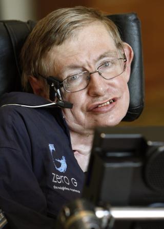 SMART: Trass det fysiske handikappet er Stephen Hawking en av tidenes framste fysikere. Foto: REUTERS/Charles W Luzier