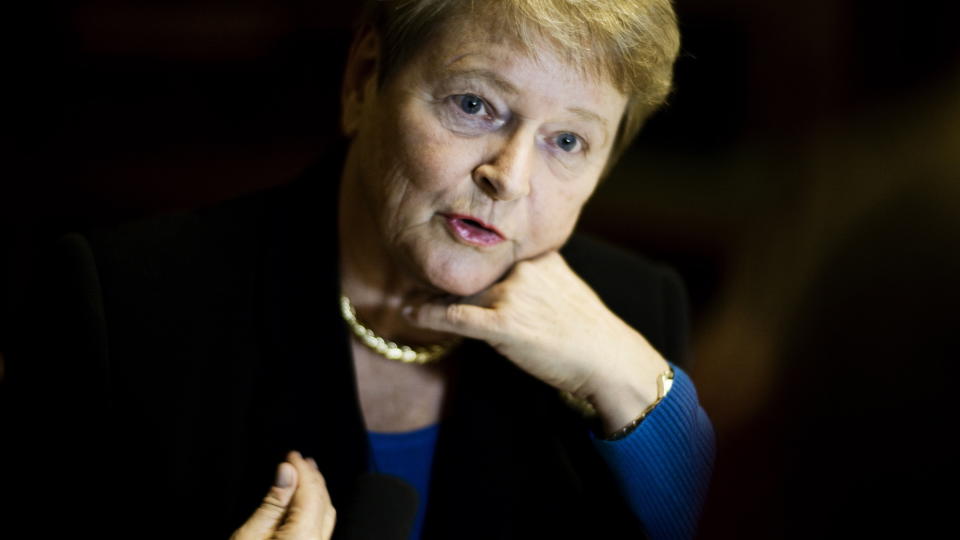 ROSER JENS OG JONAS: Gro Harlem Brundtland mener dagen i dag er historisk. Foto: Hanne Hvattum/ Dagbladet.