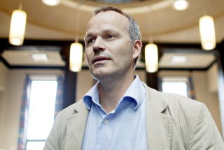 BJ�RNEBOE-BIOGRAF: Tore Rem er snart klar med andre bind av biografien om Jens Bj�rneboe.  Foto: Krister S�rb� / Dagbladet