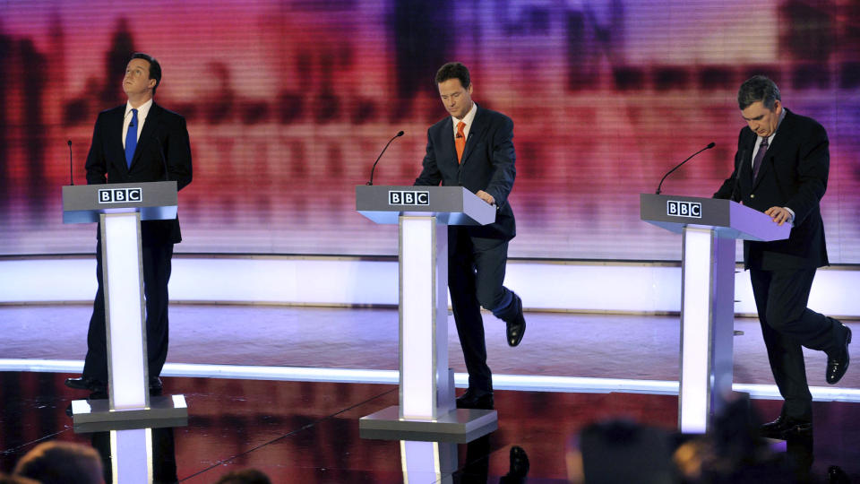 I SAMME B�T: Cameron, Clegg og Brown vil alle vinne valget 6. mai. Men er det egentlig en veldig god ide? Foto: Jeff Overs/REUTERS/BBC