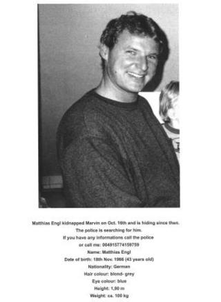 BORTF�RTE S�NNEN: Tidligere denne uken var Sabine Engl i Oslo. Der hengte hun blant annet opp etterlysningsplakat med bilde av sin eksmann Matthias Engl.