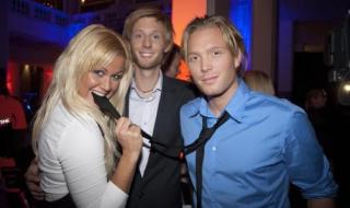 KJ�RESTER: Simon Fjeld Mengaaen (21) og Karin Jonassen (24). Foto: TV 2