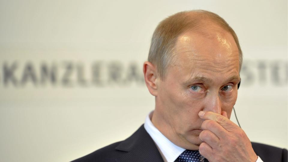 HAR MANGE KRITIKERE: Russlands statsminister, Vladimir Putin, beskyldes for � sende vakre modeller p� sine kritikere. �Katya� beskyldes for � v�re Kremls mest effektive agent. Hun lokker Kreml-kritiske til sex og narkotikamisbruk. S� legger hun ut videoer p� nettet. Foto: EPA/SCANPIX