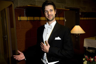HELT UFATTELIG: MGP-artisten Didrik Solli-Tangen har sunget opera i fem �r og satser p� en karriere som tenor. - � m�te og f� synge med Jos� Carreras er det st�rste jeg har opplevd. Foto: Anders Gr�nneberg