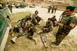 Afghanske soldater slapper i Faryab. De norske styrkene bist�r det afghanske forsvaret.