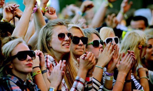 POPUL�R: S�rlig blant de litt yngre festivalgjengerne er Hove ekstremt popul�r. Foto: LARS EIVIND BONES