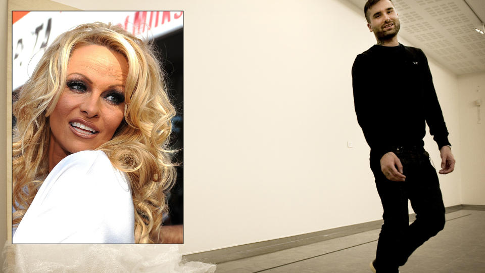 HOT I UTLANDET: Gardar Eide Einarsson er bare 34 �r, men har allerede rukket � bli en �kjendis� i kunstmarkedet. Kunsten hans kj�pes inn av de st�rste samlerne - og av Pamela Anderson (innfeldt) Foto: �istein Norum Monsen/Scanpix