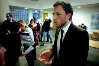 H�RER STADIG OM KONFLIKTER: Audun Lysbakken h�rer litt for ofte om konflikter mellom statlig og kommunalt barnevern. Dette vil han ha en slutt p�. FOTO: BJ�RN LANGSEM