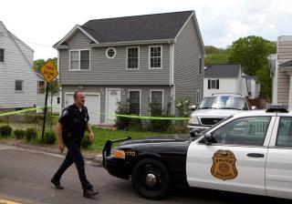 FLYTTET: Faisal Shahzad og familien bodde i dette huset i Shelton i Connecticut, f�r han p� grunn av �konomiske �rsaker flyttet til Pakistan i 2009. Foto: EPA/MATTHEW CAVANAUGH/SCANPIX