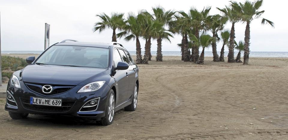 PLAYA EL VENDRELL: Valuta for pengene er en velbrukt floskel, men som ogs� beskriver oppdaterte Mazda 6 sv�rt presist. Foto: Haakon F�rde