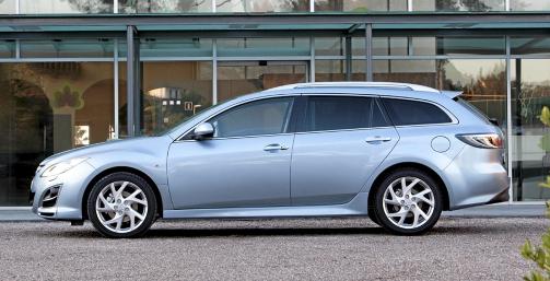 GODT KJ�P: Mazda 6 stasjonsvogn med 129-hesters dieselmotor og Sport utstyrsniv� koster 345.000 kroner. Da f�r du mye for pengene. Foto: Ingo Barenschee