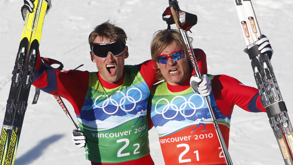 GULLVINNER I GIPS: �ystein Pettersen tok OL-gull med Petter Northug p� sprintstafetten i Vancouver-OL. Foto: Cornelius Poppe / Scanpix