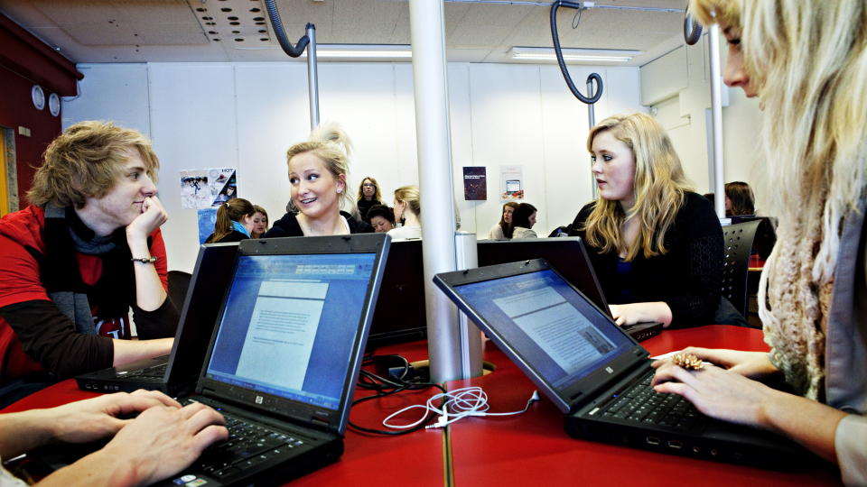 FEIL SATSING: P� Nesodden videreg�ende har alle elevene egen PC i undervisningen. De d�rlige erfaringene med PC-bruk i skolen, skyldes at l�rerne er fullstendig tilsidesatt, mener Haugsbakk. Foto: Nina Hansen