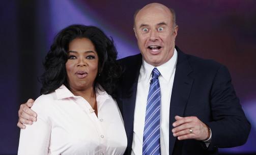 NAKENT ANSIKT: Dr Phil McGraw ser seg selv uten gr�sprengt bart for f�rste gang p� f�rti �r. Foto: REUTERS