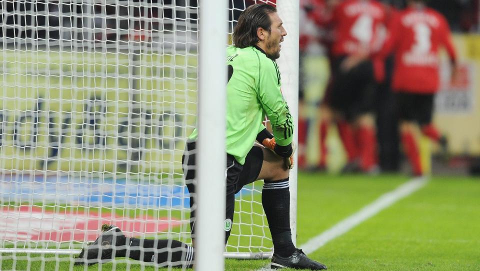 DRAMATISK: Flere ble skadet da Andre Lenz ble knivstukket flere ganger p� byen i Wolfsburg.Foto: SCANPIX/EPA/ACHIM SCHEIDEMANN