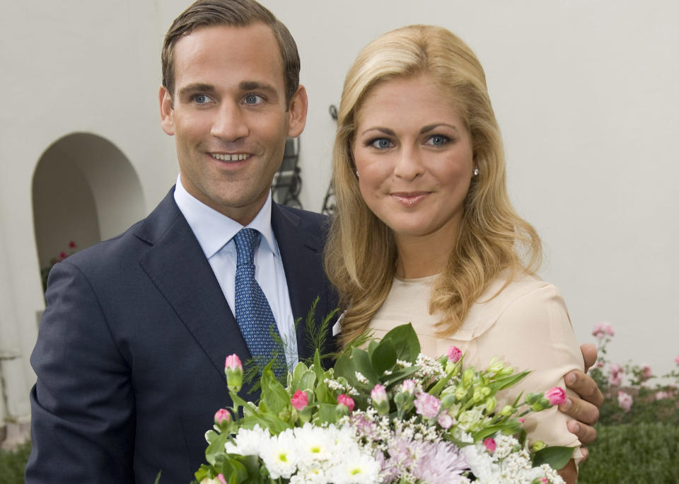 BR�T FORLOVELSEN: Noen dager etter oppslaget i Se og H�r meldte det svenske hoffet at prinsesse Madeleine og Jonas Bergstr�m hadde brutt forlovelsen. Foto: AP Photo/Fredrik Sandberg