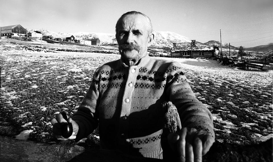 MOT SLUTTEN: Her er Kristofer Uppdal fotografert p� hjemmebane i 1959. Foto: Aage Storl�kken / SCANPIX