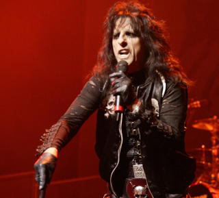 ENESTE INTERNASJONALE: Alice Cooper kommer til Steinkjerfestivalen.