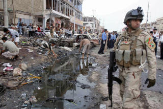 BOMBE: Heller ikke Iraks nest st�rste by, Basra, unngitt d�dsoffer p� �rets blodigste dag. Foto: AP