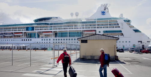 HARDT RAMMET: Minst 550 passasjerer har blitt syke av norovirus p� de siste turene til �Vision of the Seas�. Foto: Bj�rn Langsem / DAGBLADET.