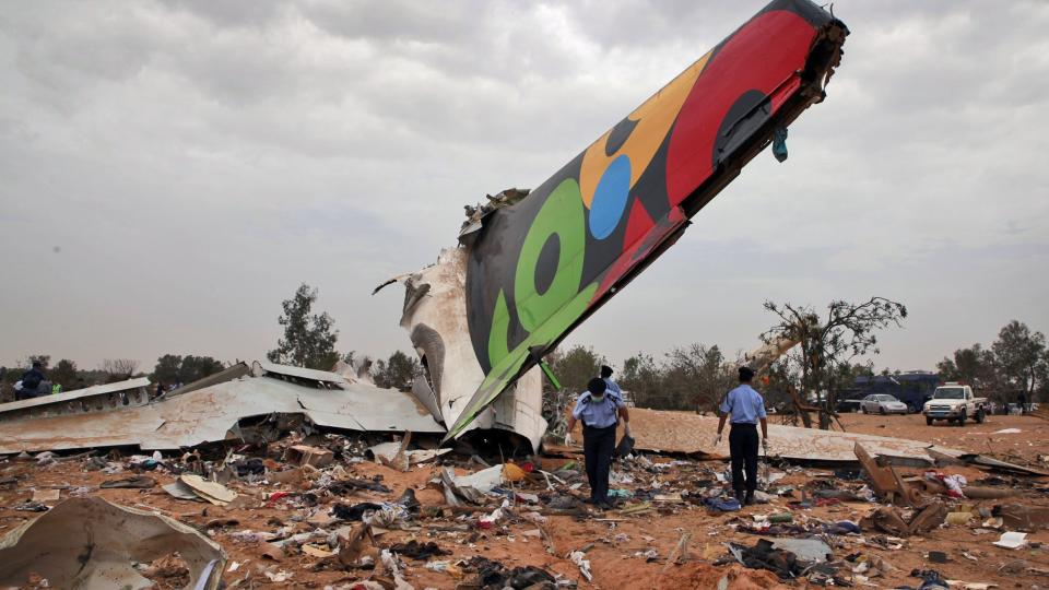 KNUST: Et Airbus A330-200 fra Afriqiyah Airways krasjet under landing i Tripoli i Libya. Foto: AP Photo/Abdel Meguid al-Fergany/SCANPIX