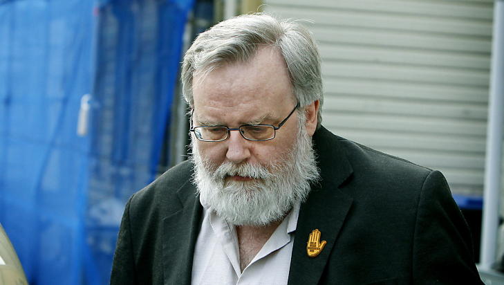- LAR OSS IKKE KNUSE: Hovedkasserer/ og daglig leder Kjell Gunnar Larsen i SOS Rasisme hevder Fremskrittspartiets v�te dr�m er � knuse hans organisasjon.  Foto: Jacques Hvistendahl/Dagbladet