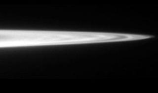 RINGER: Dette bildet av Jupiters hovedring ble tatt av Voyager 1 i 1979. Den best�r hovedsaklig av st�v, og er i motsetning til Saturns ringer vanskelig � se. Foto: NASA'