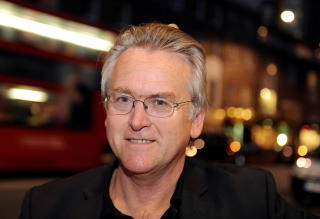 BIDRAR: Forfatter Gunnar Staalesen. Foto: Keith Hammett