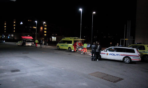 STIKKSKADER: Det skal ha blitt brukt en knust flaske i slagsm�let. Fire ble brakt til sykehus. Foto: Truls Grande/FirstFoto