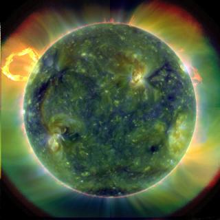 GASSBALL: Sola fotografert i ultrafiolett lys. Foto: EPA/NASA/SDO/AIA
