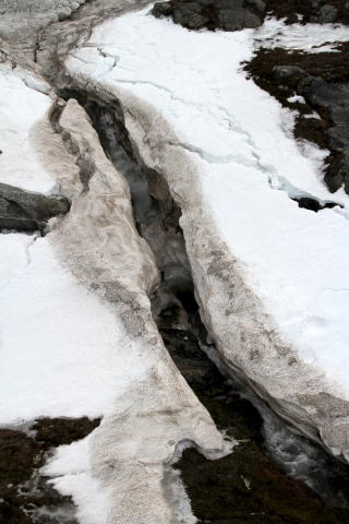 D�DSULYKKE: To er funnet d�de og to er savnet og antatt omkommet etter raset ved Jamtfjelltind i Vefsn kommune i Nordland. 
Foto: Luftforsvarets redningstjeneste / SCANPIX