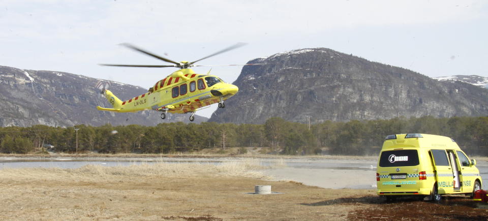 REDDET: De tre barna ble flydd til Universitetssykehuset Nord-Norge i Troms�. Tilstanden er livstruende for to av dem, og den ene blir n� flydd til eksperter i Sverige for et lungeinngrep. Foto: Vidar Myklevoll