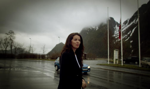 STERKT INVOLVERT: Inger-Lise Str�m, sjef for staben ved Helgeland Sparebank, kjenner godt de to medarbeiderne som er etterlatte etter Berit Rugeldal (47) - som henholdsvis bror og samboer. Foto: BJ�RN LANGSEM/DAGBLADET