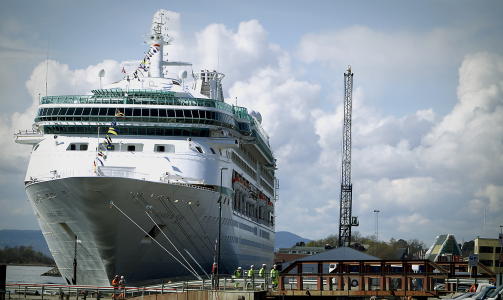 F�R IKKE PENGER IGJEN: De syke passasjerene er tilbudt avslag i prisen p� neste cruise de velger � bestille med rederiet. De f�r ingen kompensasjon ut over dette, hvilket har irritert mange passasjerer. Foto: Bj�rn Langsem