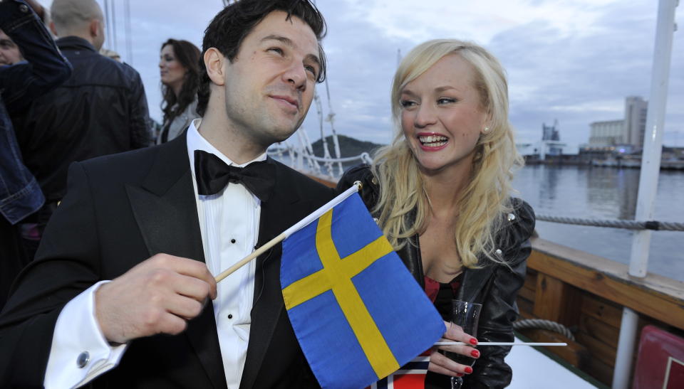NORGES H�P: Didrik Solli-Tangen og Anna Bergendahl representerer Norge og Sverige i Grand Prix. 17. mai var de p� b�ttur. Foto: Hans Arne Vedlog / Dagbladet