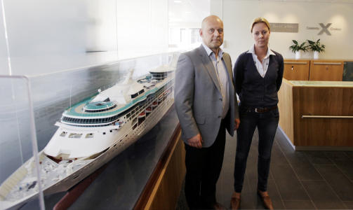 BEKLAGER: Royal Caribbean Cruise Line, som har et av sine hovedkontor i Oslo, beklager de nye utbruddene av norovirus om bord p� �Vision of the seas�. Her er Roar Meidel, Norden-sjef i rederiet sammen med markedssjef Ellen Stebekk. FOTO: TORBJ�RN BERG/DAGBLADET
