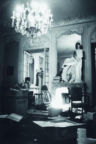 I STORSTUA: Keith Richards og Mick Jagger tar en �kt foran peisen. Foto: Universal Music