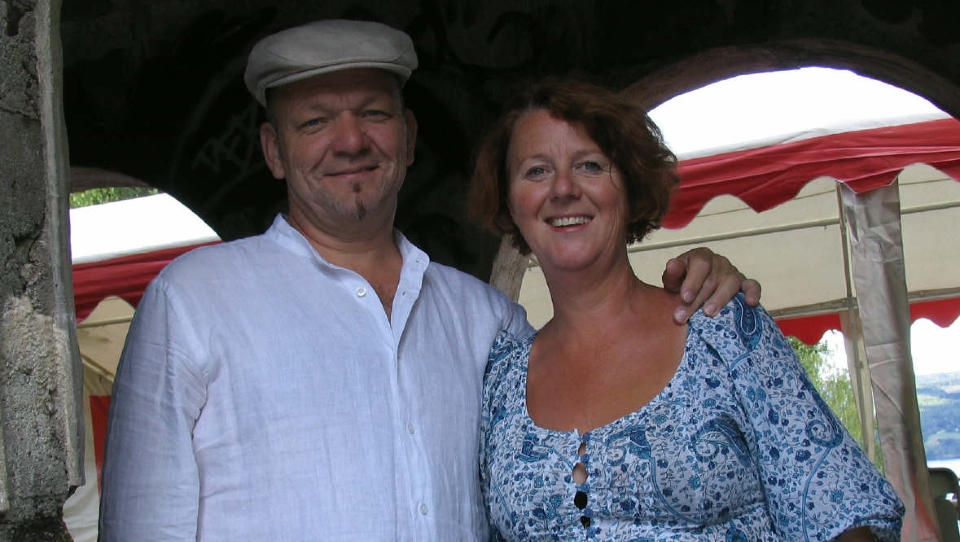 REAGERER: Harald Sundby og Marion Arntzen ved Steensveen ressurssenter for transpersoner har lite til overs for Carl I. Hagens angrep p� sin ekssvigers�nn. Foto: Steensveen ressurssenter