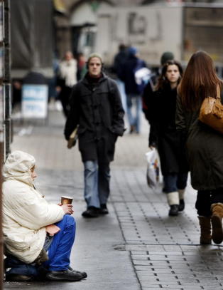 Vil gi deg 4500 kroner i bot om du gi penger til tiggere